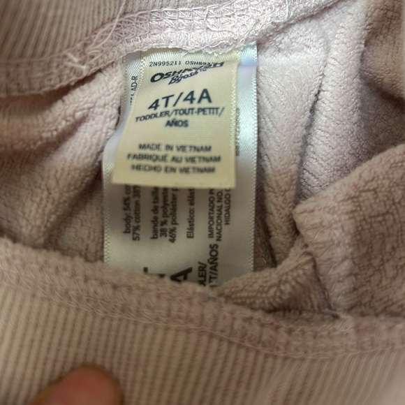 Lots of clothes ranging from 3T-5T - brands vary - Picture 16 of 16